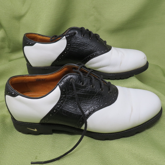 nike saddle shoe sneakers